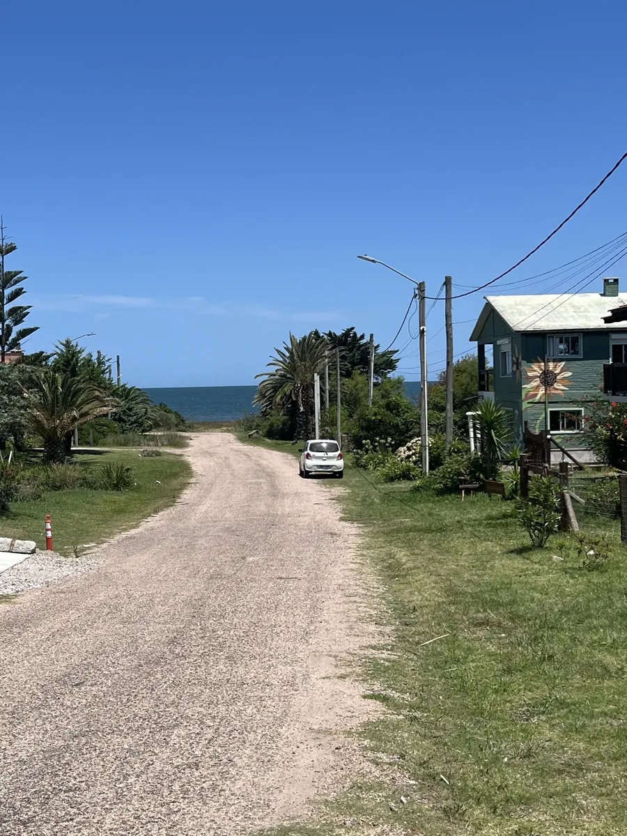LAS FLORES VENTA TERRENO